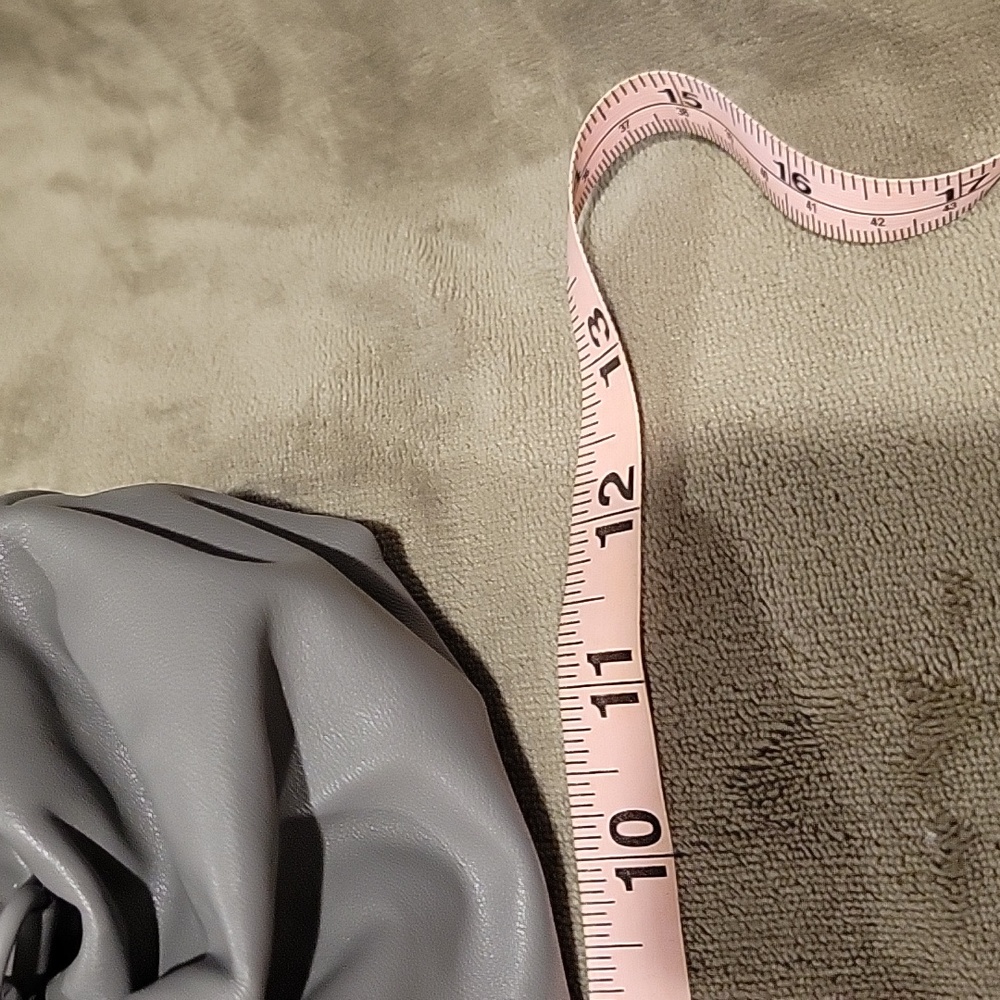 Badgley Mischka wrapped frame clutch NWT - Picture 7 of 9